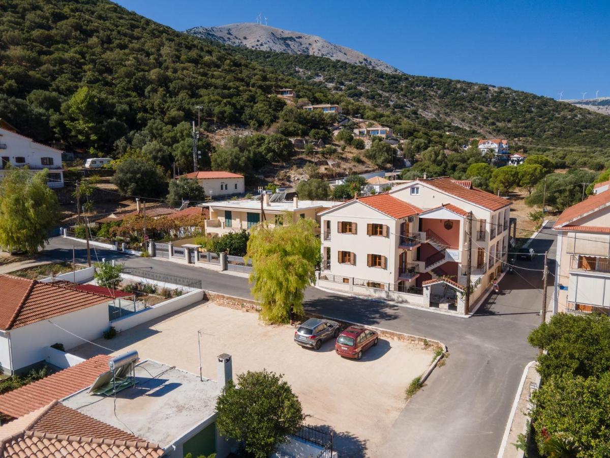 Alexatos Studios & Apartments Agia Efimia Exterior foto